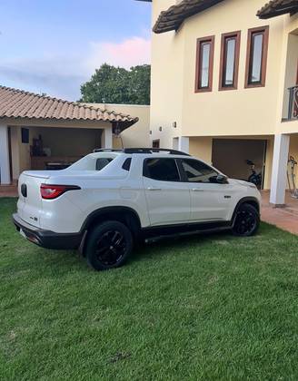 FIAT TORO 2.0 16V TURBO DIESEL ULTRA 4WD AT9 FIAT TORO 2.0 16V TURBO DIESEL ULTRA 4WD AT9